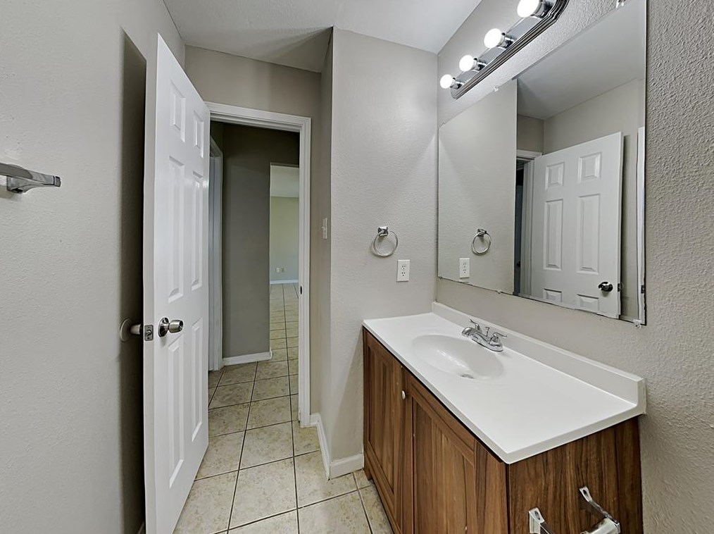 603 Aweigh Dr, Crosby TX  77532-4411 exterior