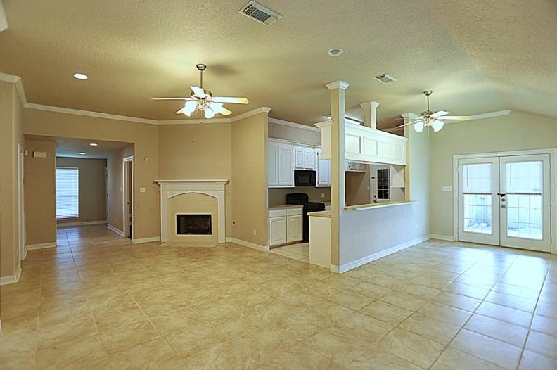 3027 Norwich St, Pearland, TX 77584