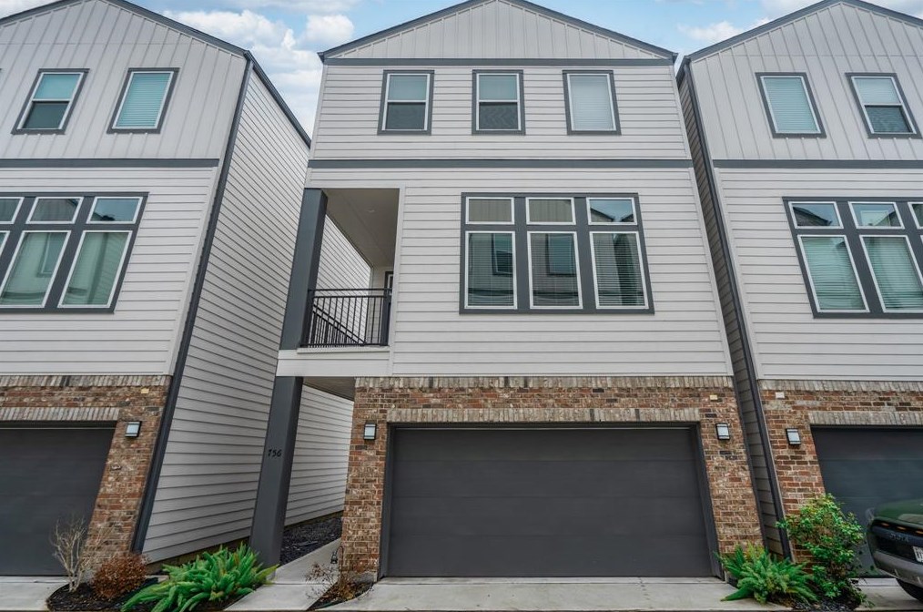 756 W Donovan St, Houston, TX 77091