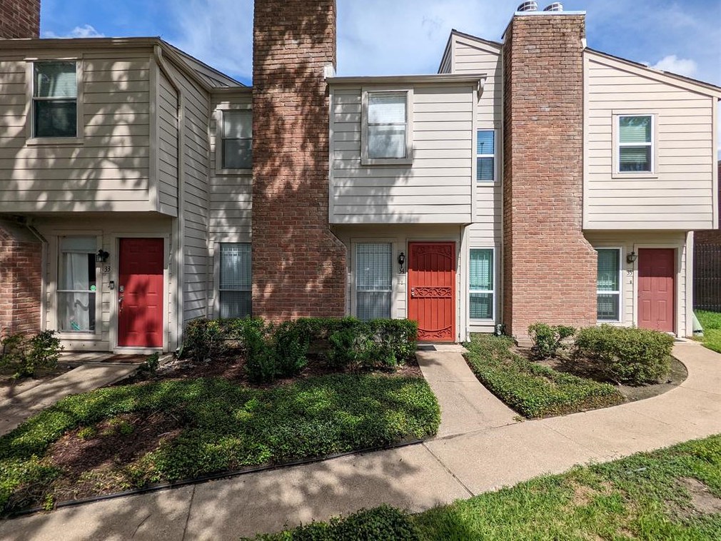 3901 Woodchase Dr #34, Houston, TX 77042