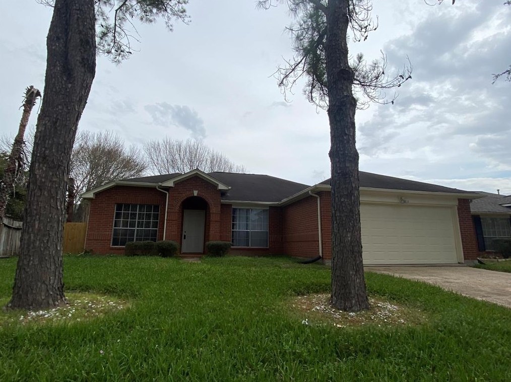 8827 Boulder Springs Dr, Houston, TX 77083