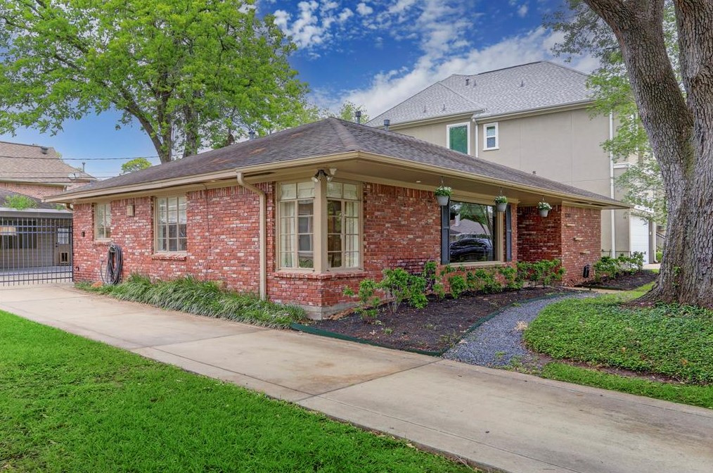 3744 Aberdeen Way, Houston, TX 77025-2414