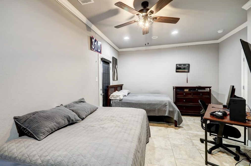 1712 Silver St, Houston TX  77007-3984 exterior