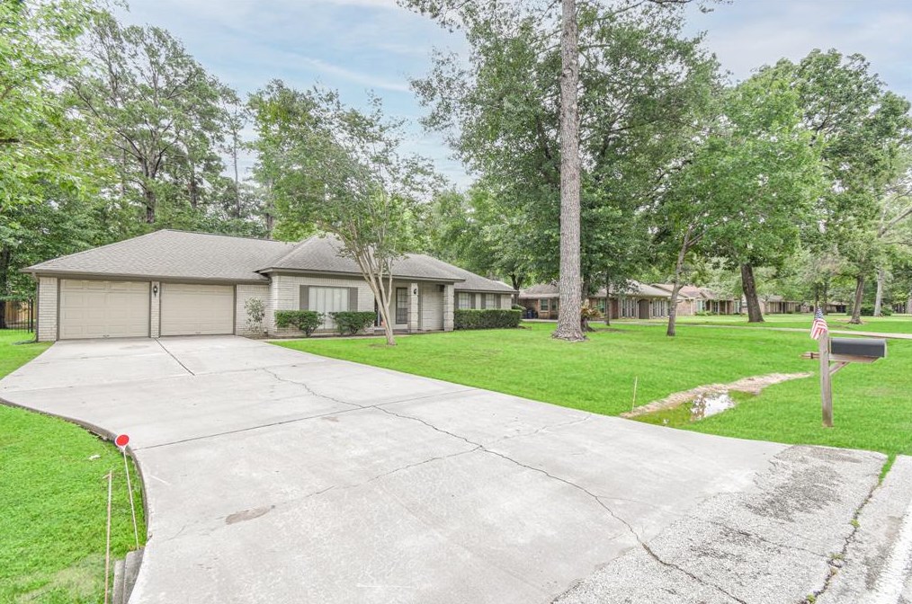 14126 Cypress Forest Dr, Houston, TX 77070-3012