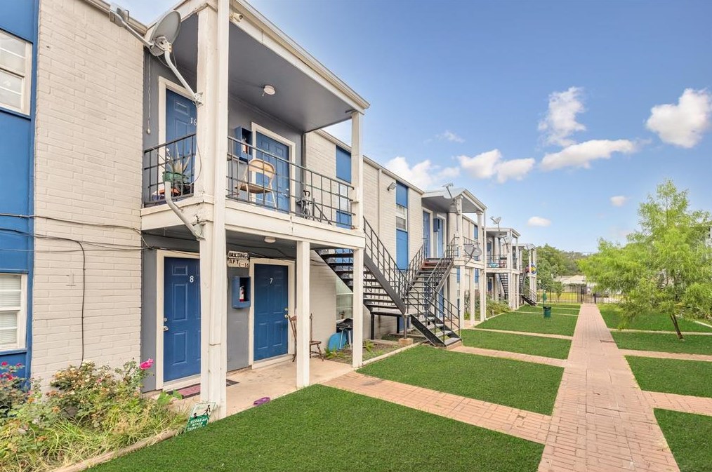1802 N Wayside Dr #9, Houston, TX 77020