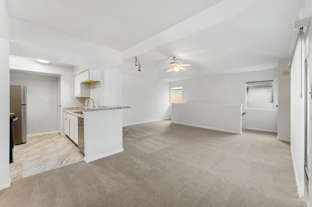 8044 Sands Point Dr #4, Houston, TX