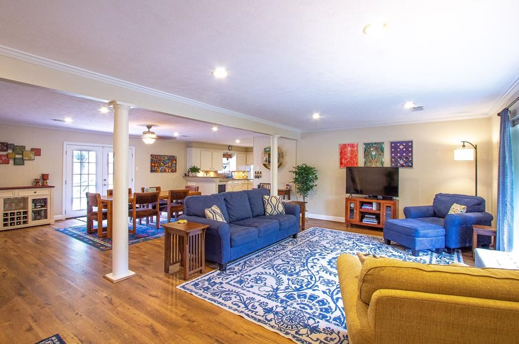11022 Endicott Ln, Houston, TX 77035-3121