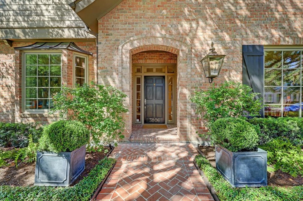 3806 Olympia Dr, Houston, TX 77019-3032