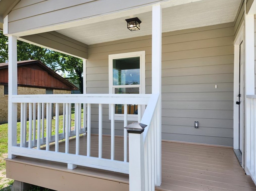 614 Matilda St, Brenham TX  77833-2735 exterior
