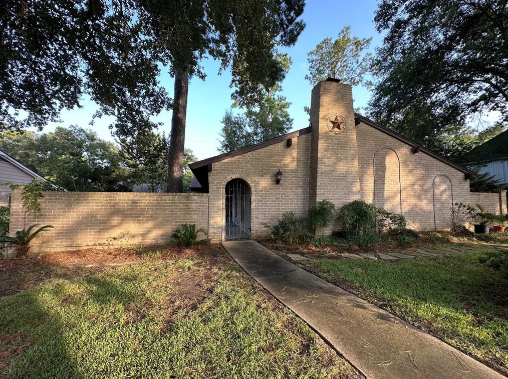 219 Enchanted River Dr, Spring TX  77388-5930 exterior