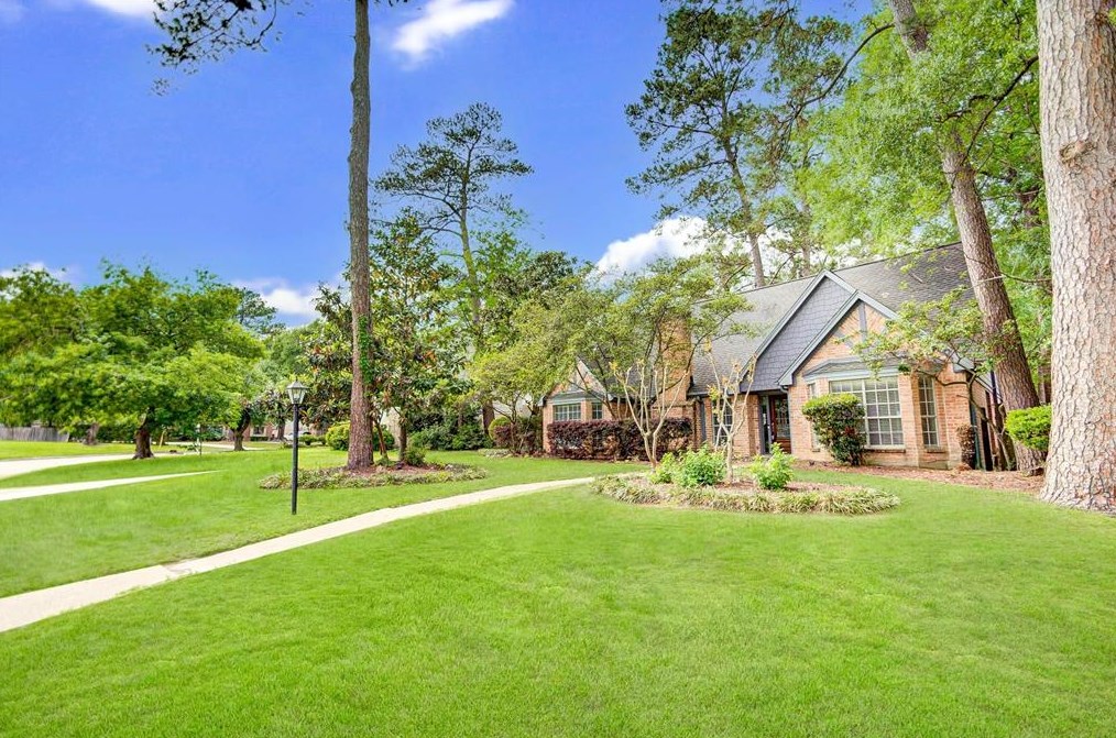 6206 Rippling Hollow Dr, Spring TX  77379-4275 exterior