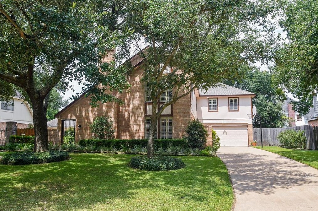 1715 Palace Green Ct, Katy, TX 77449-2845