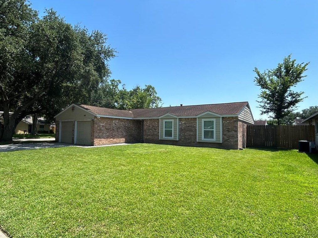 1602 Dixie Hollow St, Pearland, TX 77581