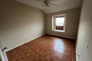 1033 Theresa St, Houston, TX 77051 - Photo 10