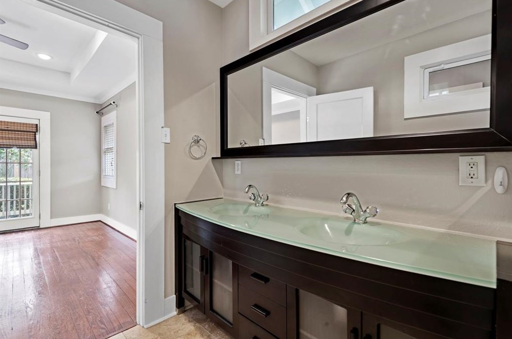 1516 Waverly, Houston TX  77007-1443 exterior