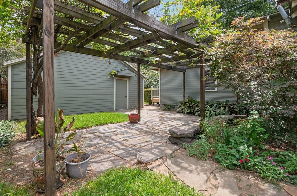 1516 Waverly St, Houston, TX 77008-4149