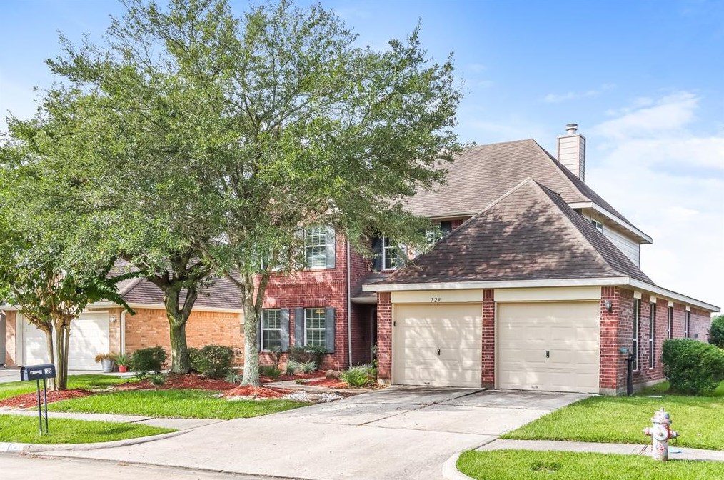 729 Chance Ln, Baytown, TX 77521