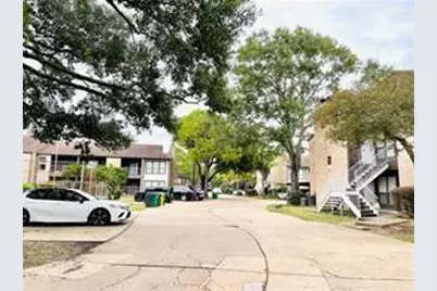 6633 W Airport Boulevard #703, Houston, TX 77035 - Photo 2