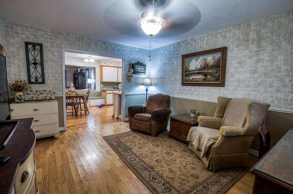 2004 Kirk Dr, Brenham, TX 77833-5335