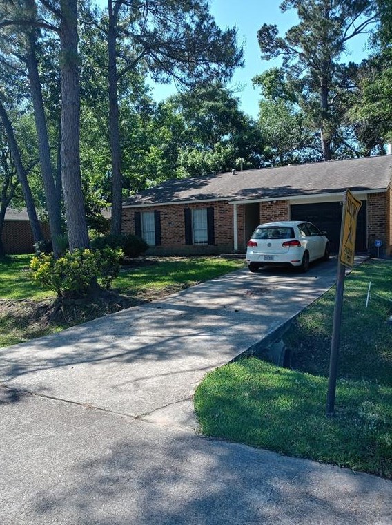 29 Lyrebird Dr, Spring, TX 77380-3325