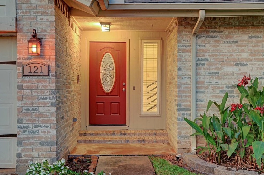 121 Misty Brook Ln, League City, TX 77573
