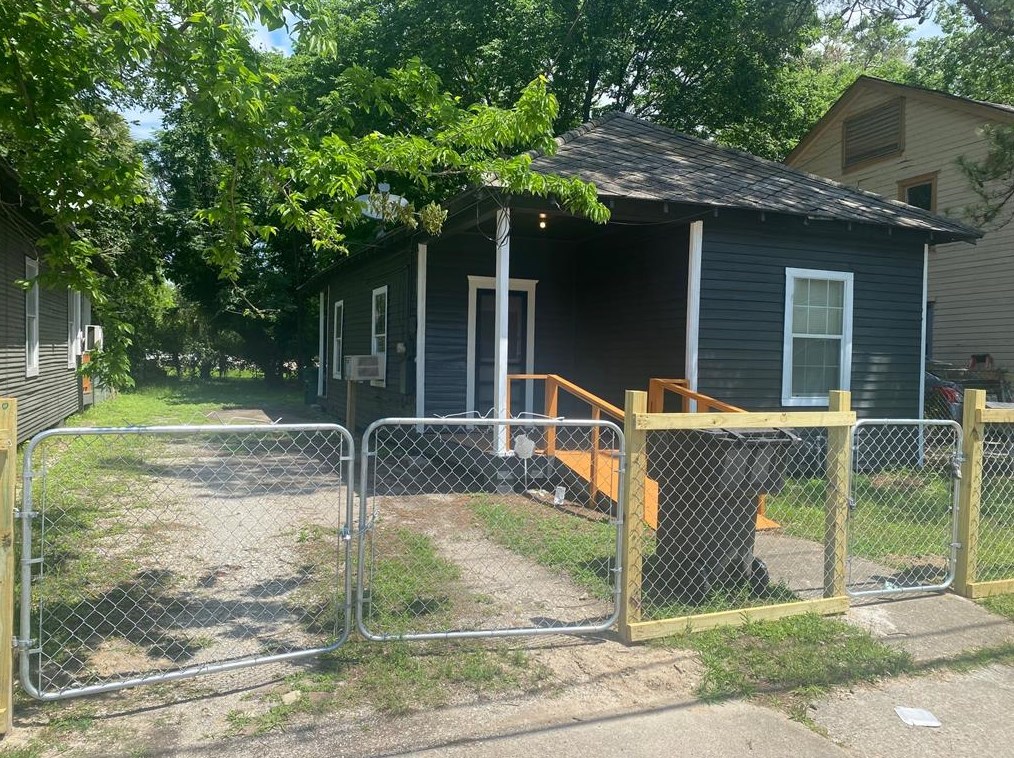 3405 Market St, Houston, TX 77020