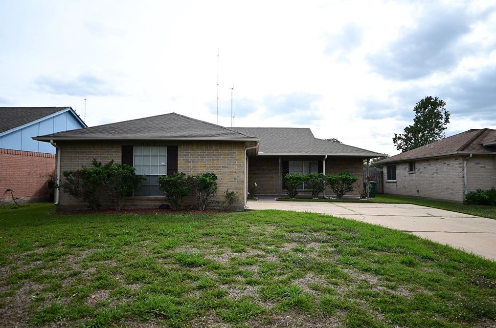 8311 Quail Hills Dr, Missouri City, TX 77489