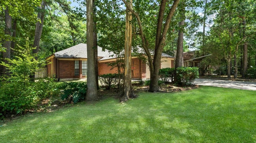 30 Whistlers Walk Pl, Spring TX  77381-3034 exterior