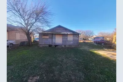 309 E Wharton Avenue, Electra, TX 76360 - Photo 2