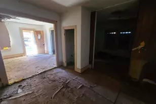 309 E Wharton Ave, Electra, TX 76360 - Photo 4