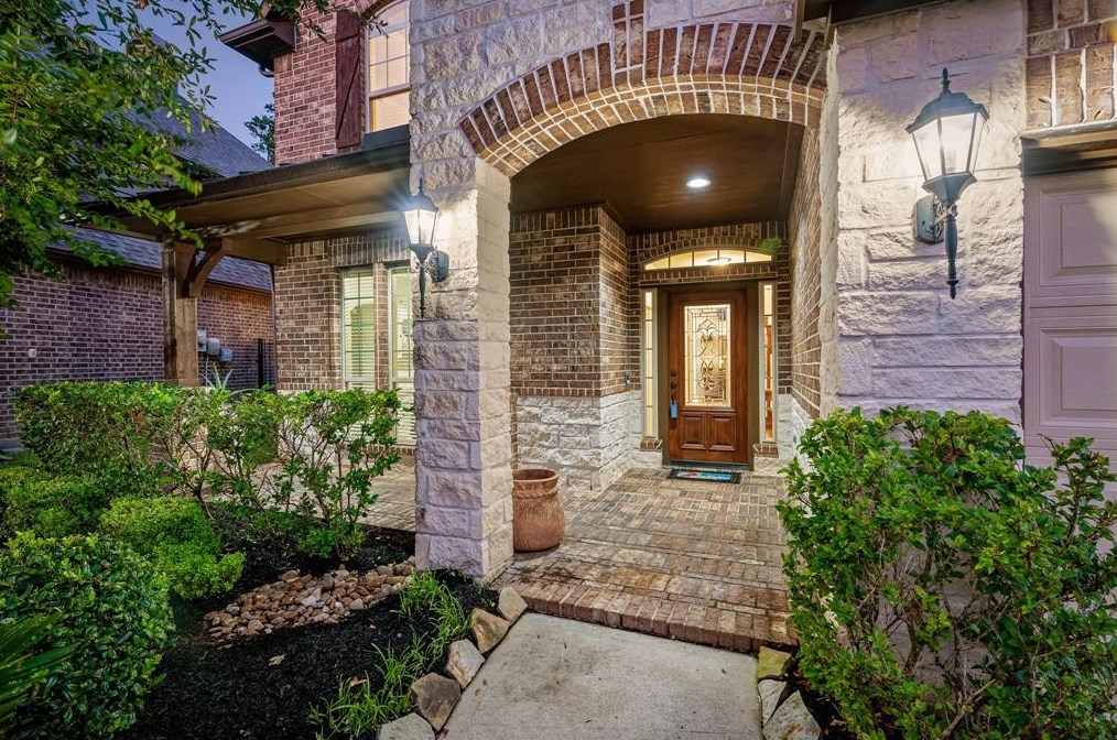 31 Wading Pond Cir, Tomball, TX 77375-4674