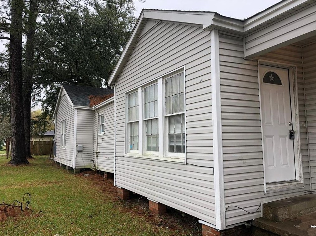 4890 Buffalo St, Beaumont, TX 77703