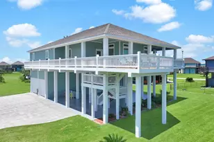 906 Westview, Crystal Beach, TX 77650 - Photo 4
