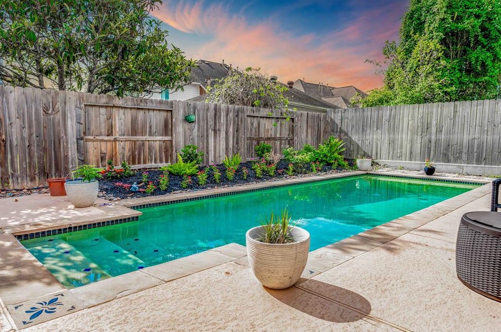 2403 Hanston Ct, Pearland, TX 77584