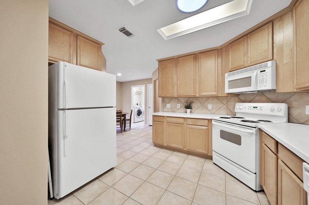 7 English Lavender Pl, Spring TX  77382-4804 exterior