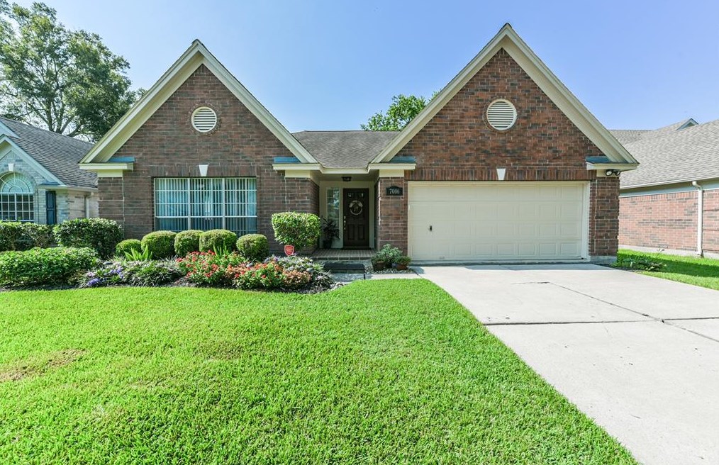 7006 Fuchsia Ln, Humble, TX 77346