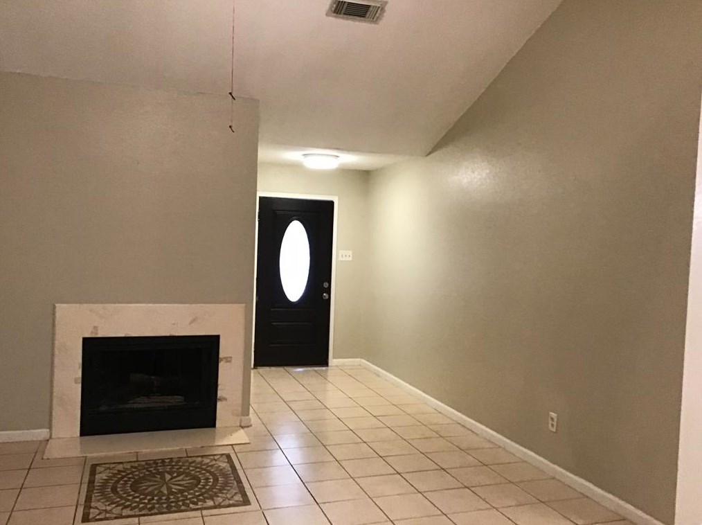 7926 Sawmill Trl, Houston TX  77040-1749 exterior