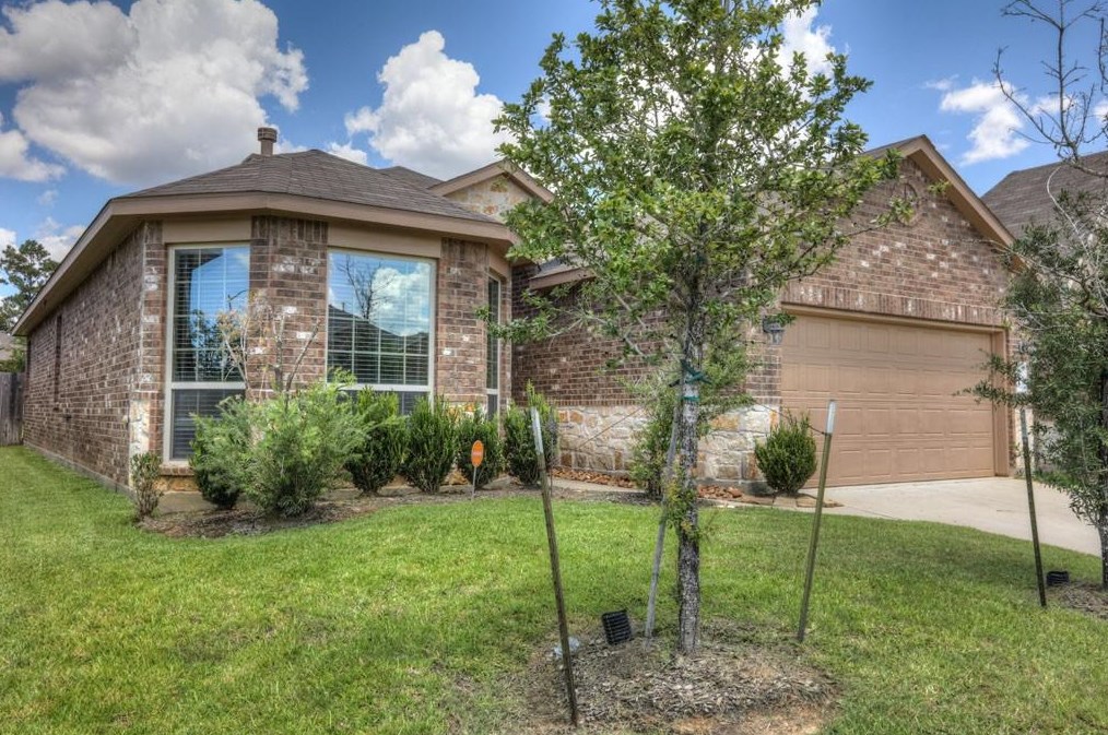 8706 Alicia Dr, Tomball, TX 77375