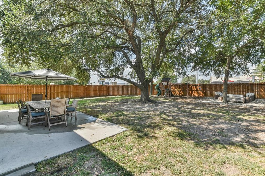 7303 Oak Walk Dr, Humble, TX 77346