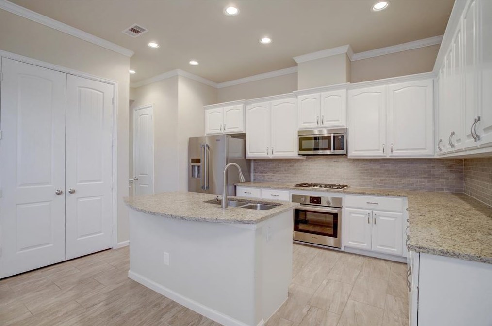 1303 Nashua St, Houston TX  77008-3745 exterior