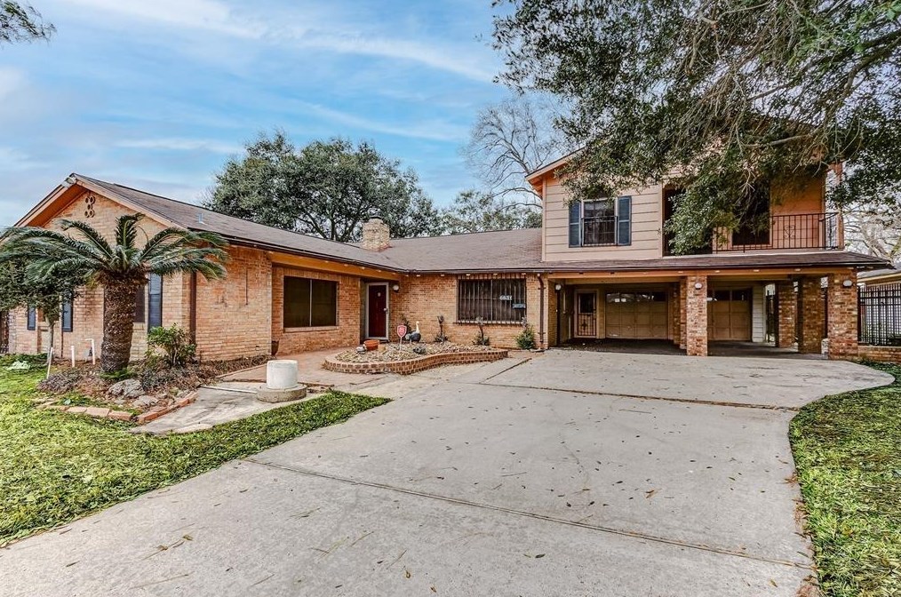 6831 Reed Rd, Houston, TX 77087
