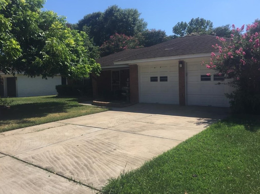 1835 Salford Dr, Houston, TX 77008-1015