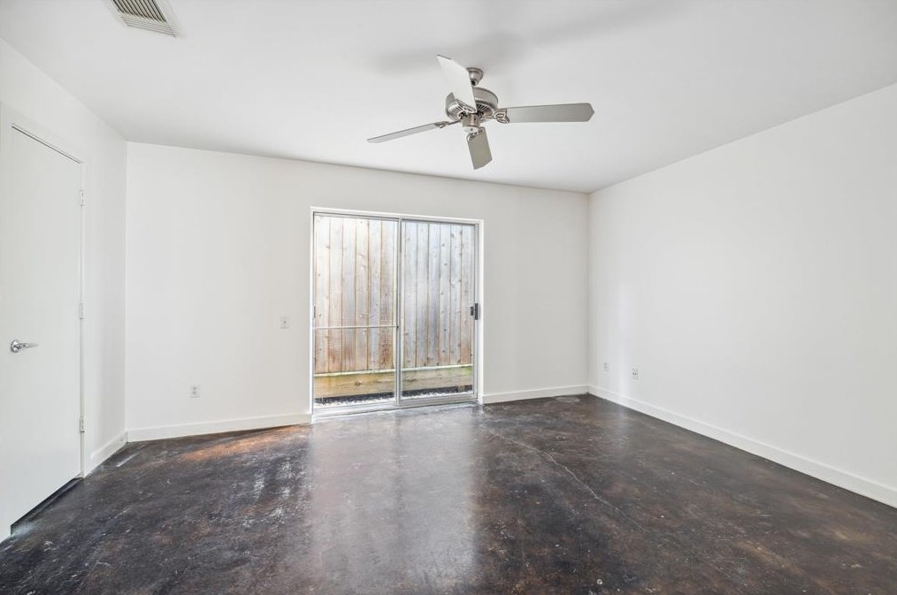 2007 Mason, Houston TX  77006-3118 exterior