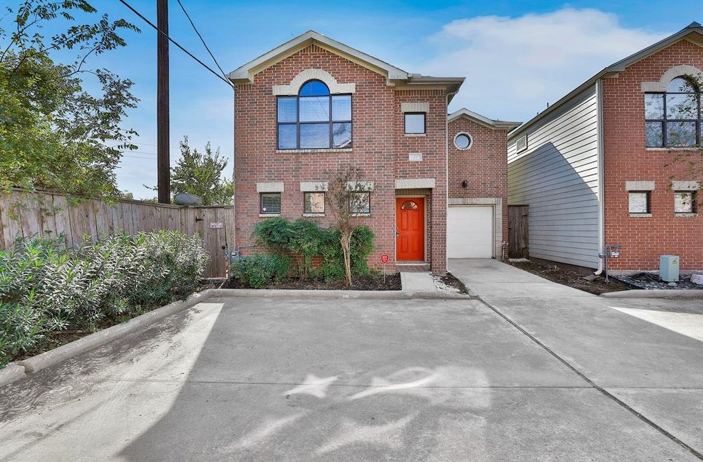 5951 South Loop E #13, Houston, TX 77033