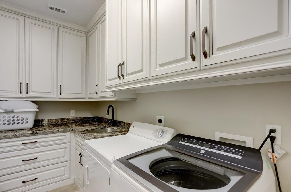 6806 Heron Dr, Houston TX  77087-6620 exterior