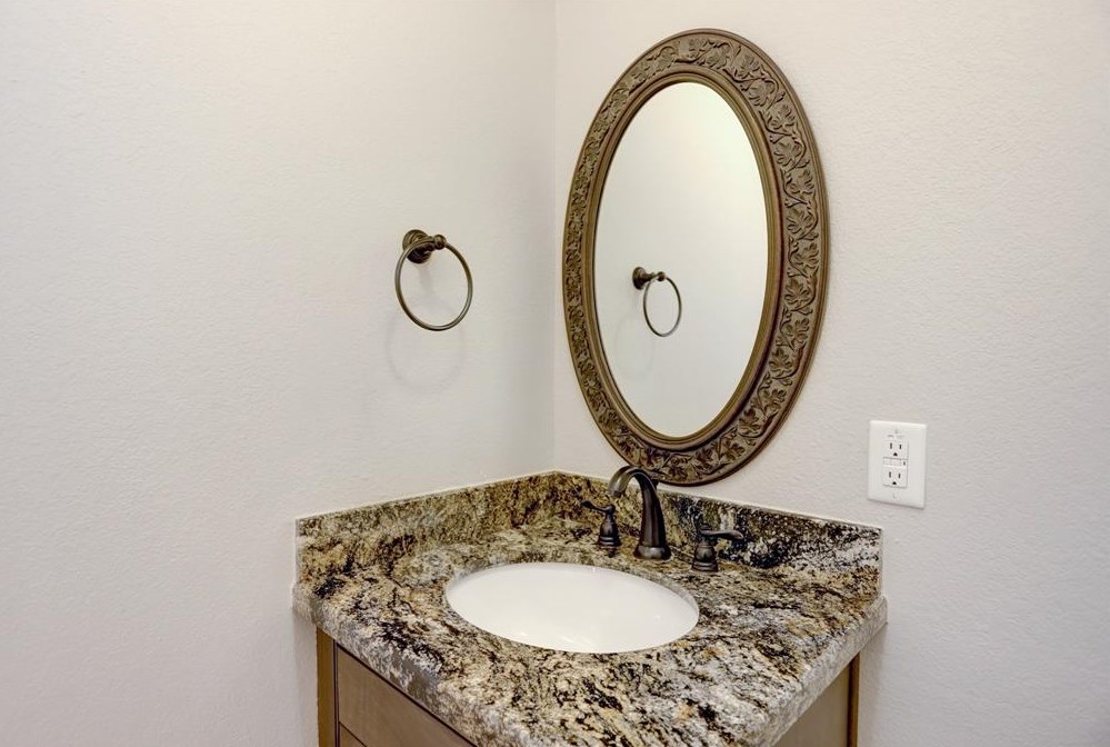 6806 Heron Dr, Houston TX  77087-6620 exterior