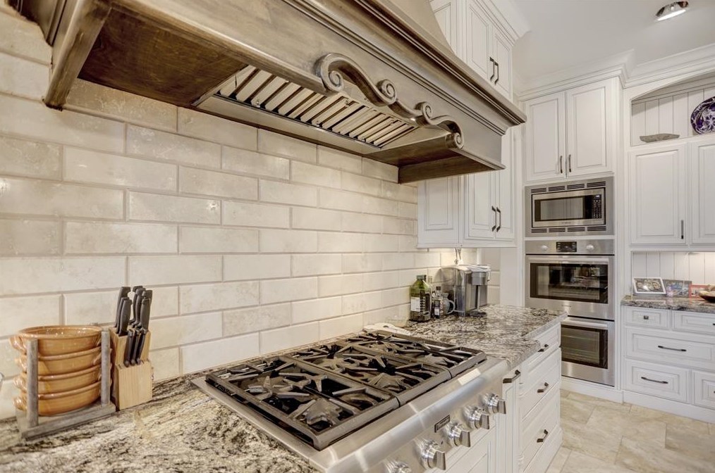 6806 Heron Dr, Houston TX  77087-6620 exterior