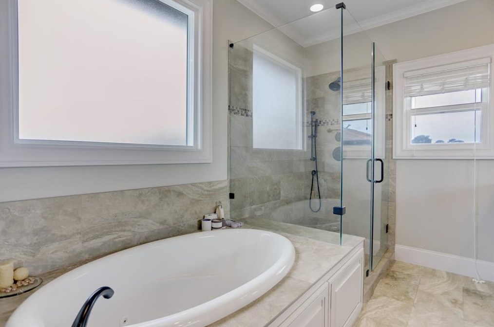 6806 Heron Dr, Houston TX  77087-6620 exterior
