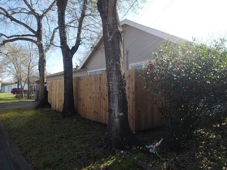 608 Merchant St, Jones Creek, TX 77437