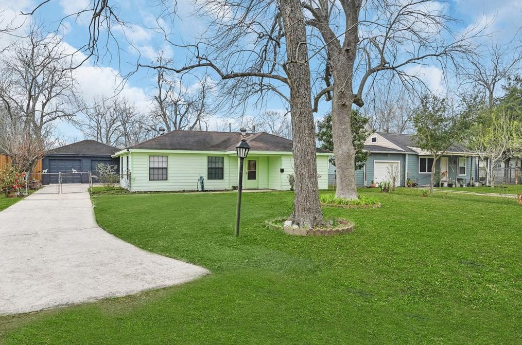 6709 Dillon St #a, Houston, TX 77061